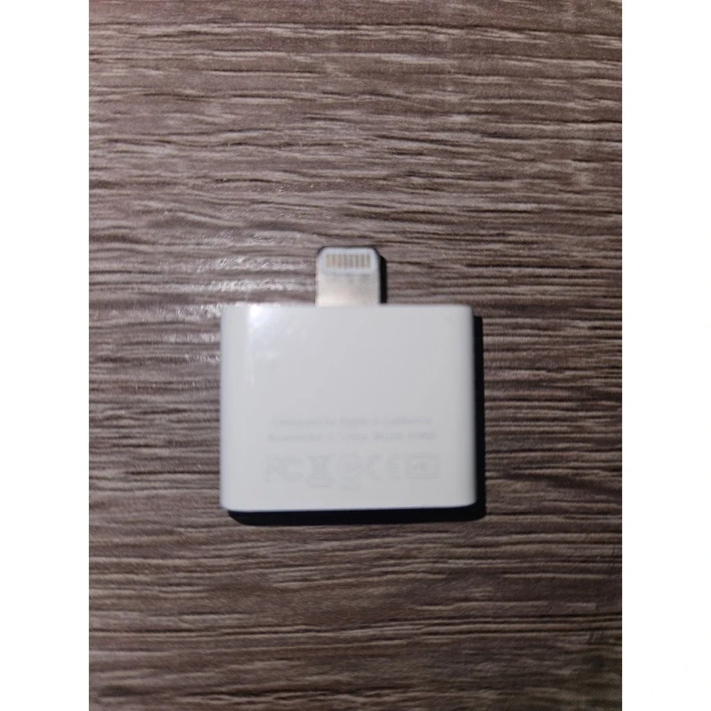 Apple Lightning to 30-pin Adapter White MD823ZM/A A1468 iPhone iPad iPod